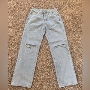 Women’s jeans. Size medium, I’d guess 6-8